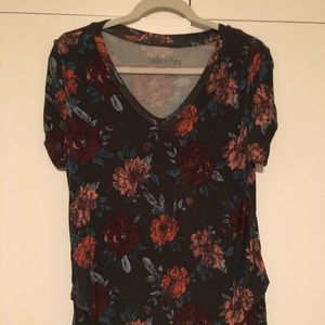 Latched Mama V-Neck Boyfriend Nursing Tee